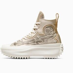 NWT Converse Run Star Hike Platform Western Color
Light Gold/Vintage White